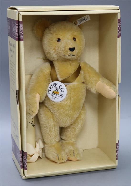 A Steiff Baby Bear 1995 EAN 420054, mint and boxed